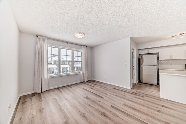 Photo - 328 Windbury Pl SW