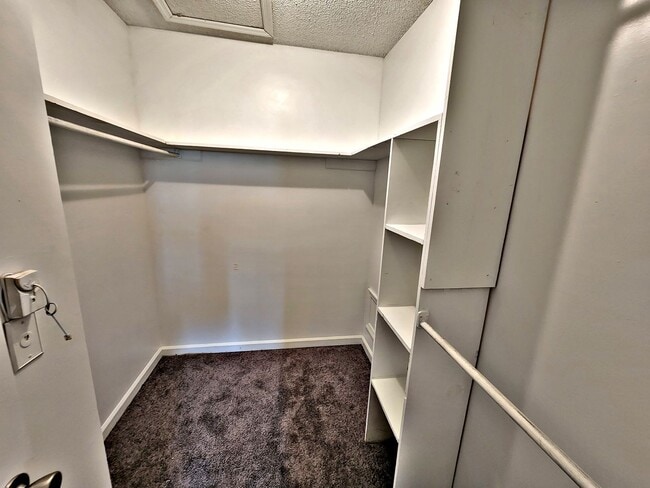 Photo - 1502 Barrington Rd NW Unit B