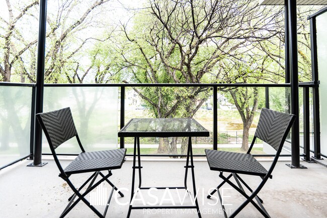 Photo - 10837-383 83 Ave NW