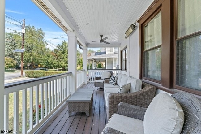 Photo - 283 Orange Rd