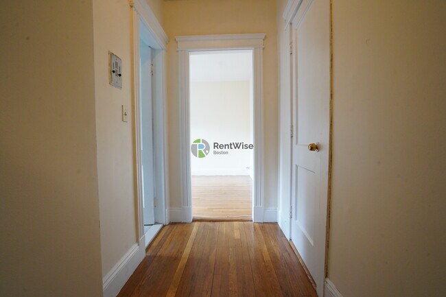 Building Photo - 1152 Commonwealth Ave