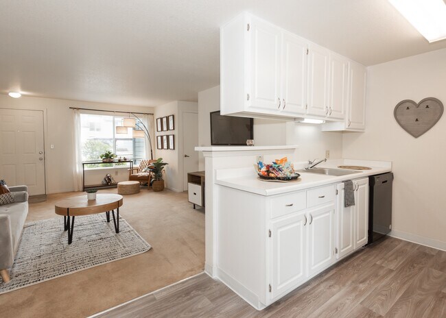 Photo - Creekside Village