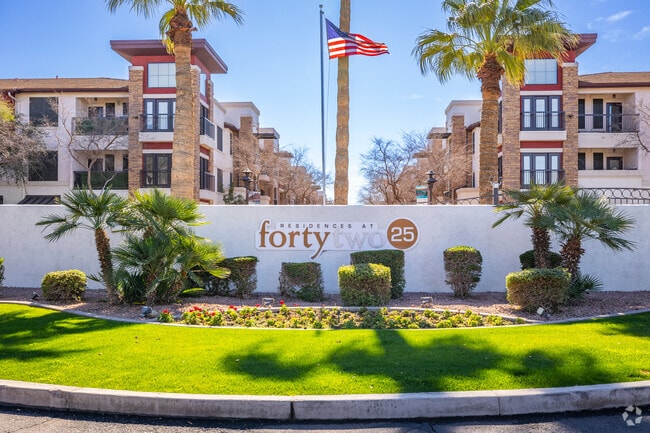 Residences at FortyTwo25 Apartments