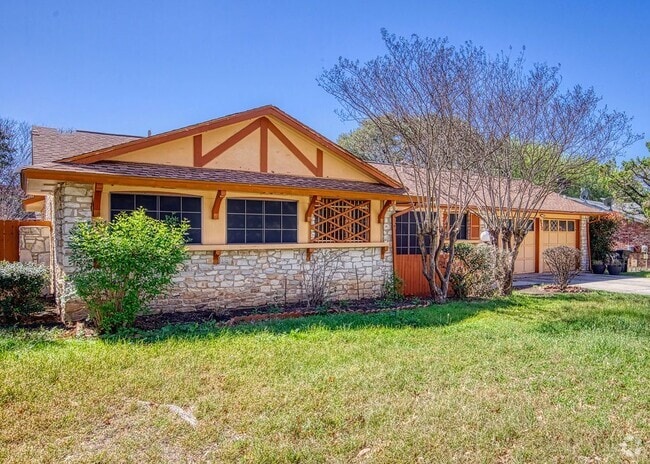 Building Photo - Beautiful home with updates throughout
