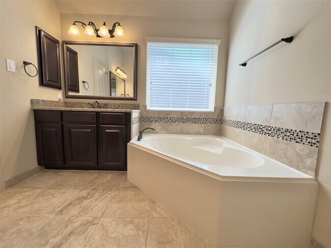 Photo - 179 Hearthshire Cir