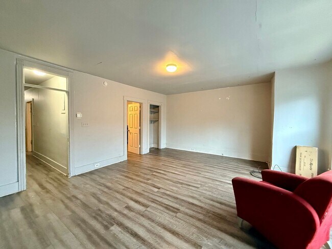 Photo - 634 E King St Unit 2