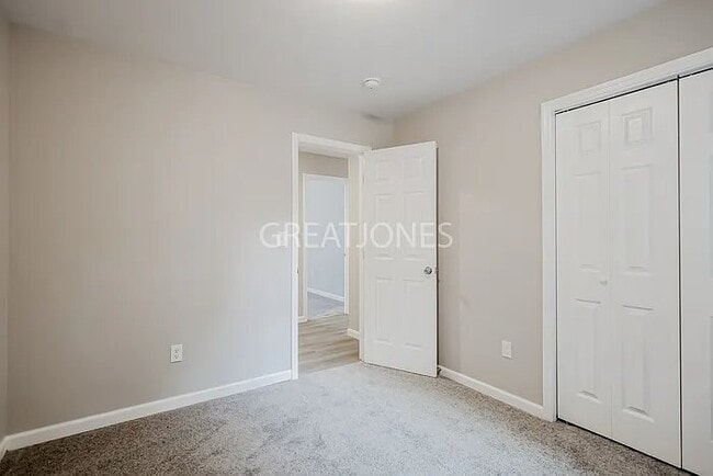 Photo - 113 Sanders St