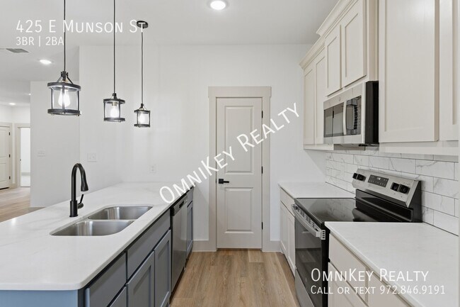 Photo - 425 Munson St