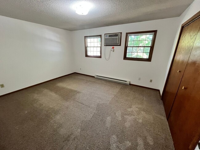 Photo - Great Location - 2 Bdrm , 1.5 Baths  - Ava...