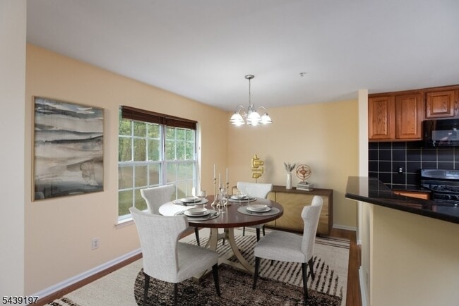 Photo - 106 Wallace Ct