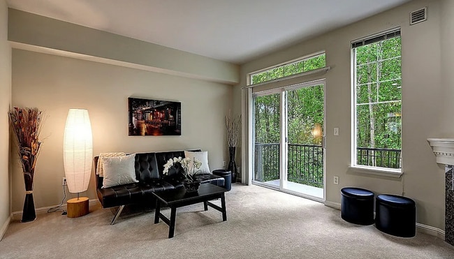 Photo - Gorgeous Townhouse in the Heart of Kirkland W/ Community Fitness Center & Hot Tub!
