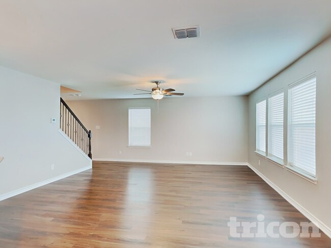 Photo - 1519 Overlook Bank