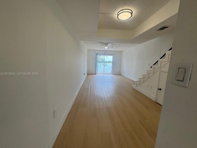 Building Photo - 4122 SW 61st Ave