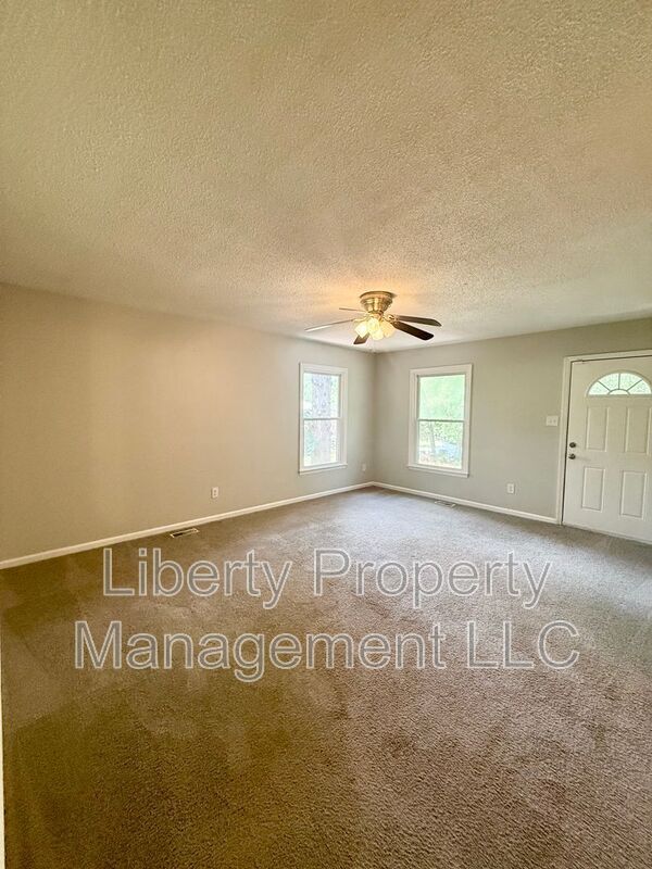 Photo - 512 Nottingham Dr