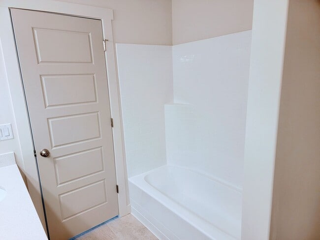 Photo - GET $500 OFF THE FIRST MONTHS RENT!!!