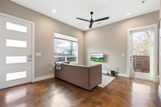 Photo - 4706 Santa Anna St