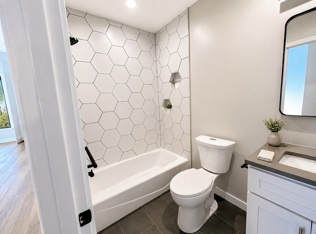 Photo - 1661-1663 Washington St. Unit 306 Unidad 306