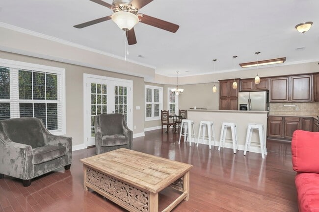 203 Naples Ave