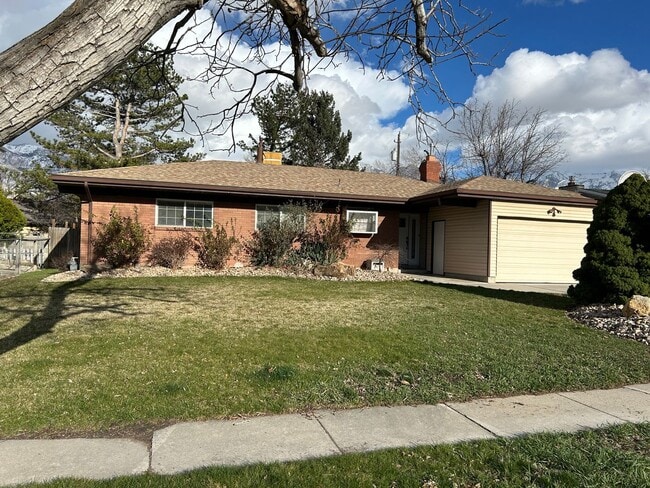 Building Photo - Spacious 5 Bd 3 Ba Home Cottonwood Heights