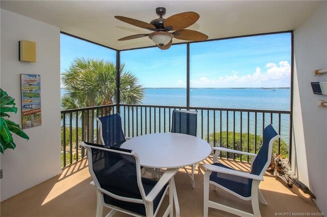 Building Photo - 20 NE Plantation Rd Unit 205