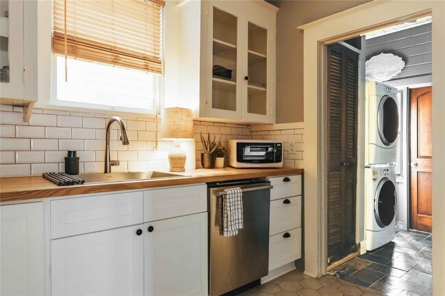 Photo - 2623 Salado St