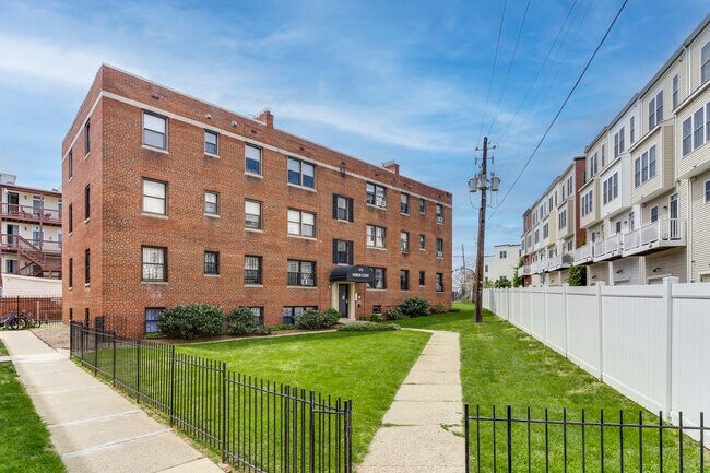 Photo - 613 Hamlin St NE Unit 11