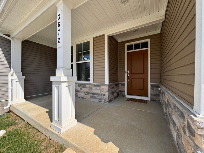3672 Isaac Cir