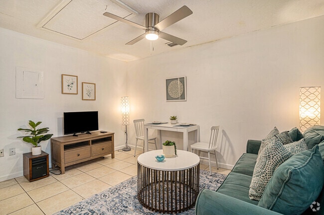 Building Photo - 15 Shem Dr Unit B Rental