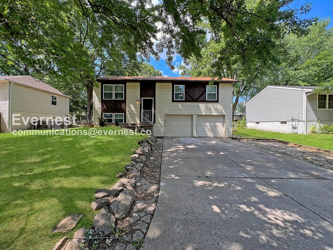 Building Photo - 19220 E 5th St Ct N