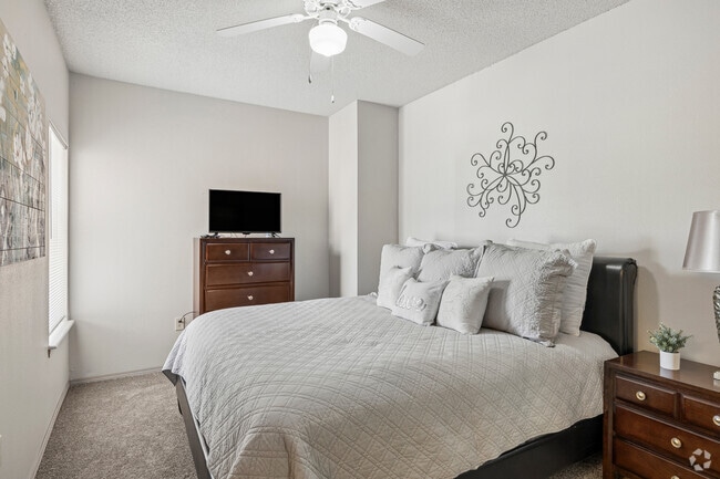 2BR, 2BA - 1,043SF - First Bedroom
