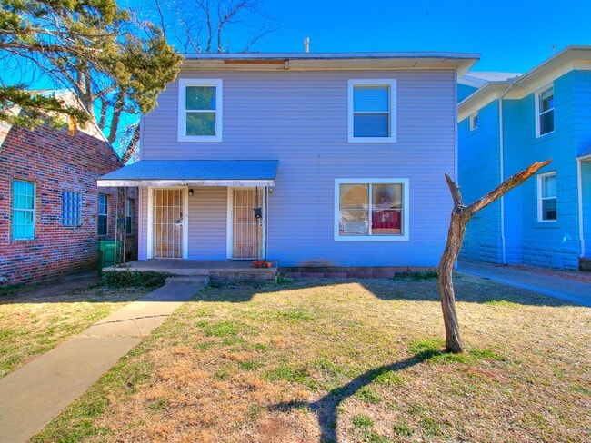 Photo - Cute Duplex - Upper Unit!