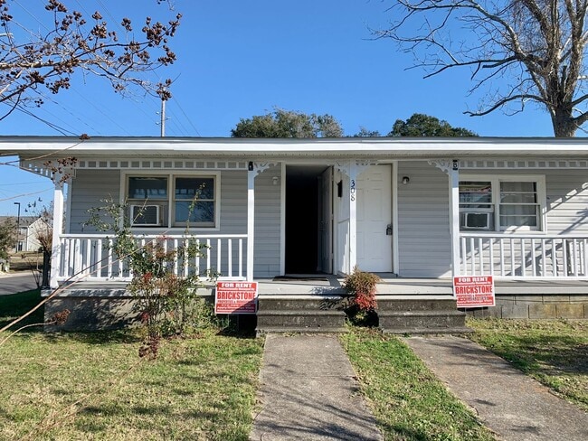 Building Photo - Coming Soon! Cute Home with Water View. Wa...