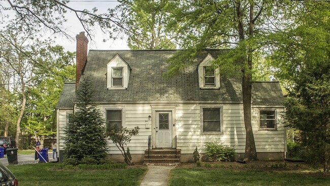 Building Photo - 7211 Dartmouth Ave Rental