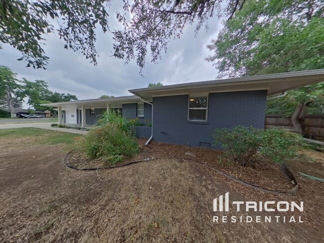 Building Photo - 2337 S Elm Dr Rental
