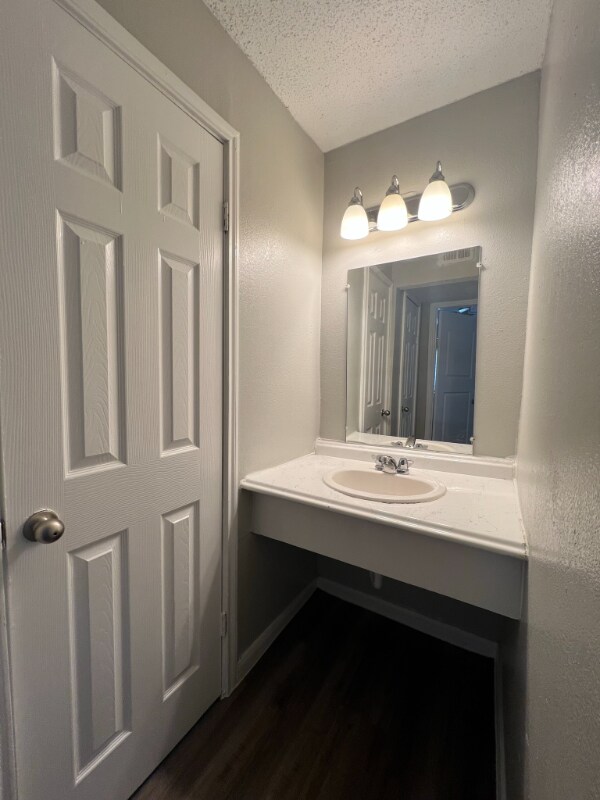 Photo - 2120 Strawberry Rd Unidad 6