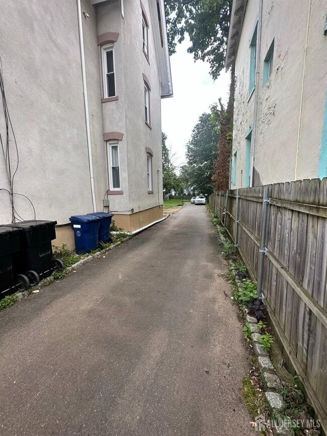 Photo - 208 E 9th St Unidad 1