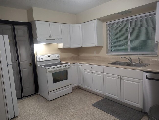 Photo - 85 Horton Cir