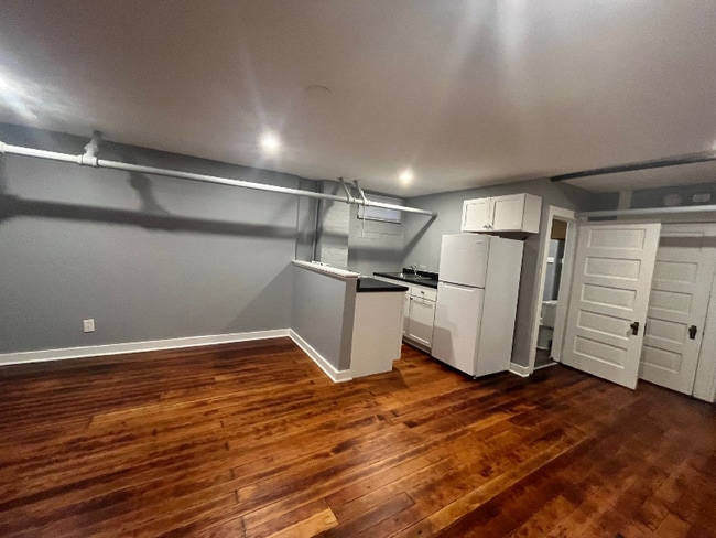 Building Photo - 1830 N Oakland Ave