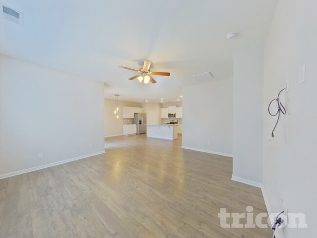 Photo - 453 All Seasons Dr