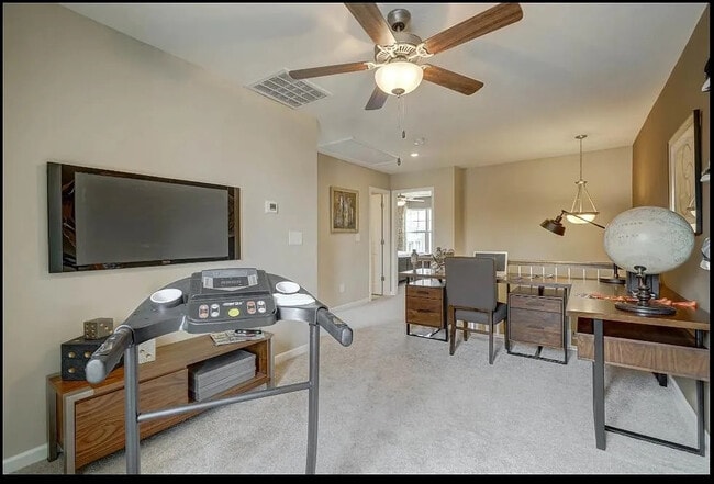 Photo - Room in Townhome on Revolutionary Trail