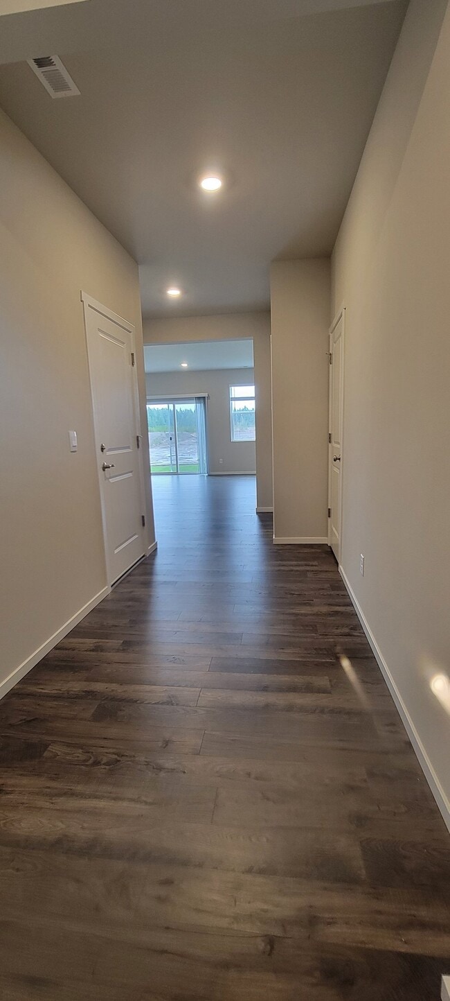 Photo - 1152 SW Pendleton Way