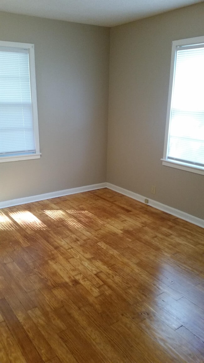 1141 NE Chester Ave Unit 1