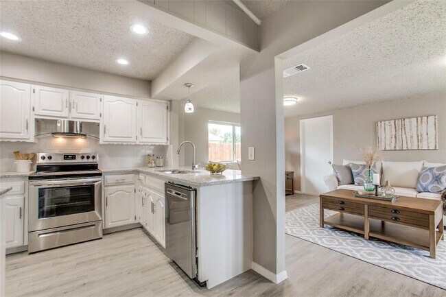 Photo - 2205 Richbrook Dr