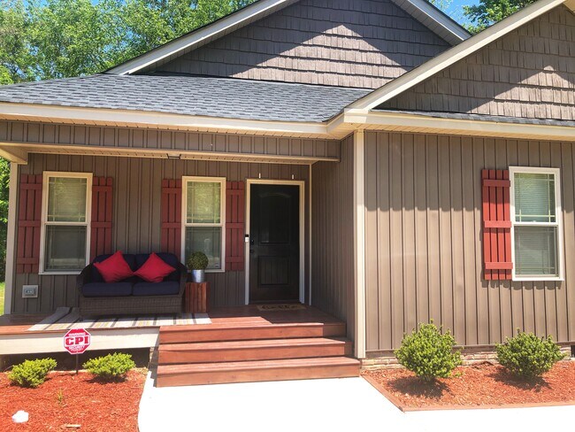 Photo - 255 Sterling Way