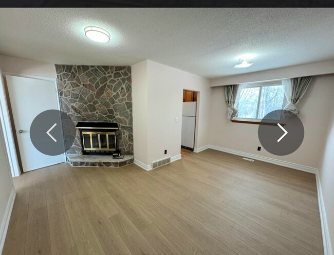 Photo - 20 Lambard Cres