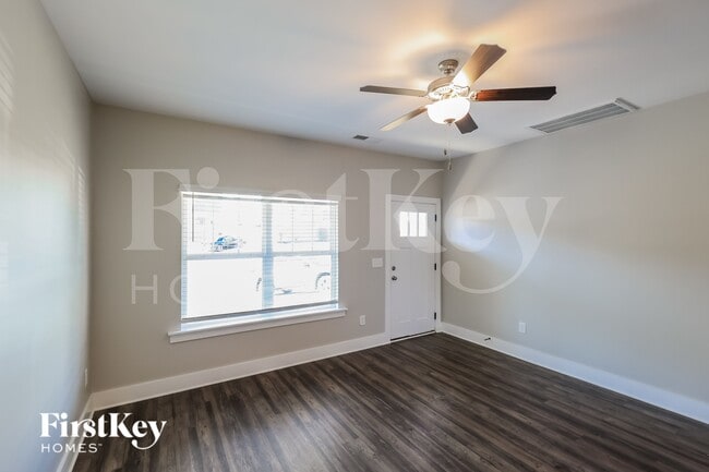 Photo - 2762 Village Pl