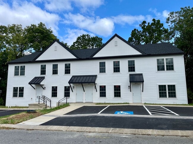 Building Photo - 40 Longfellow Dr Unit APT C