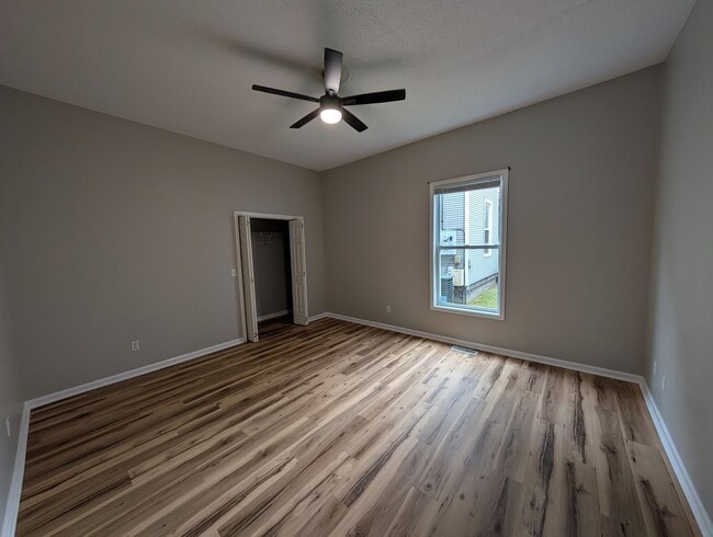 Photo - 2 bedroom, new floors, walkable! Unit 520-C