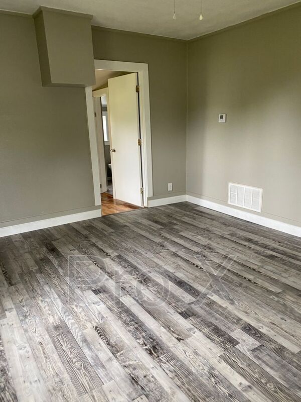 Photo - 605 N Hall St