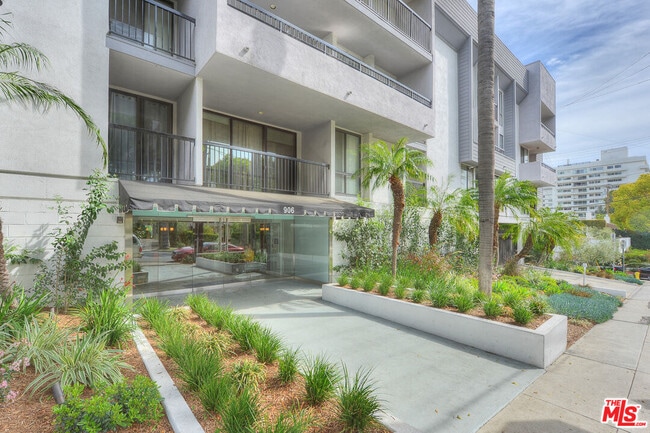 Photo - 906 N Doheny Dr Unit 512